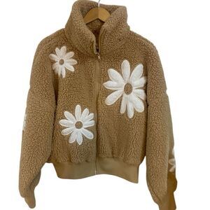 Sonoma medium faux fur zip up coat flowers white tan